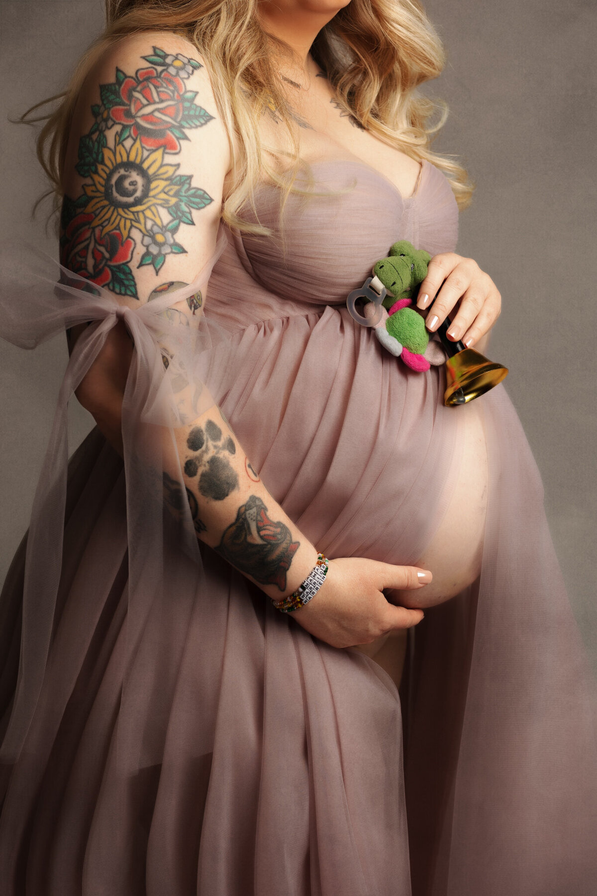 NW Arkansas maternity photoshoot, Fayetteville AR maternity photography, maternity portraits near me