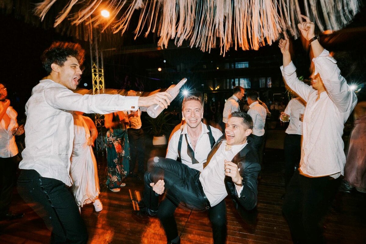W7-Wedding-Photos-Emily-and-Michael-2024-05-26-2500px-1501