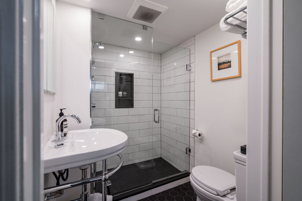107-web-or-mls-60_008_Lower Level