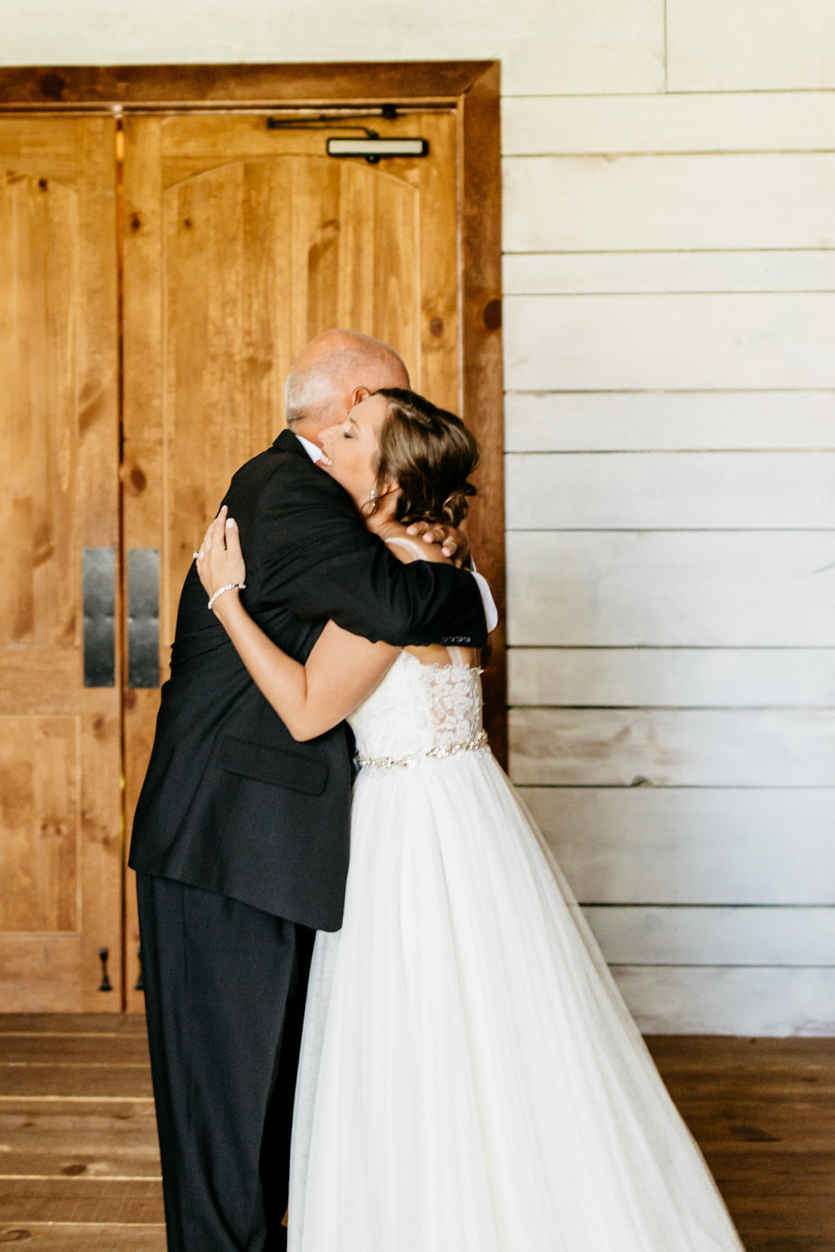 Alexa-Vossler-Photo_Dallas-Wedding-Photographer_North-Texas-Wedding-Photographer_Stephanie-Chase-Wedding-at-Morgan-Creek-Barn-Aubrey-Texas_16