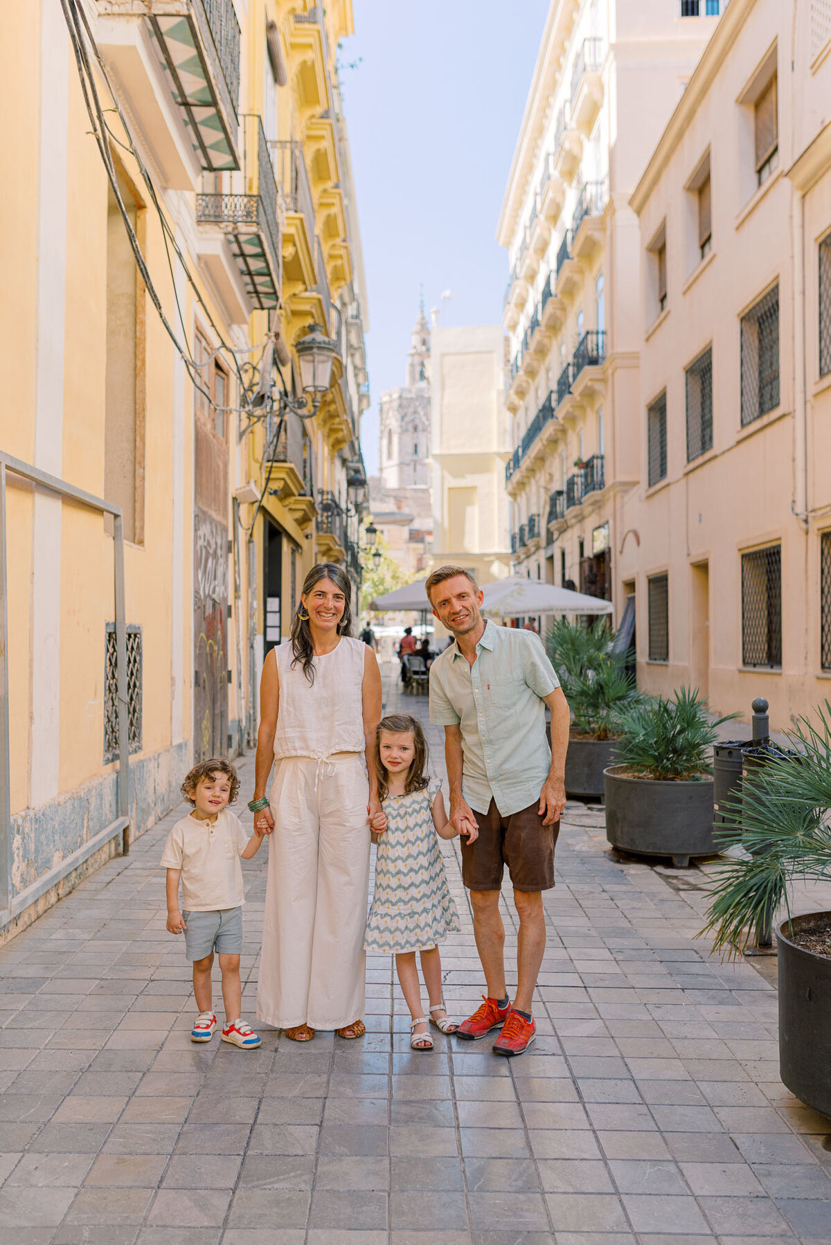 Photographer-Valencia-Plaza-de-la-Reina-Torres-Serranos007