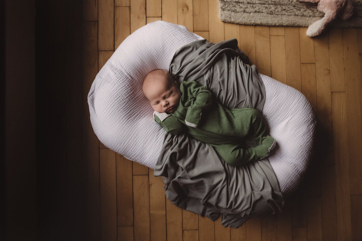 Lindsay-wilson-photography-in-home-newborn-18