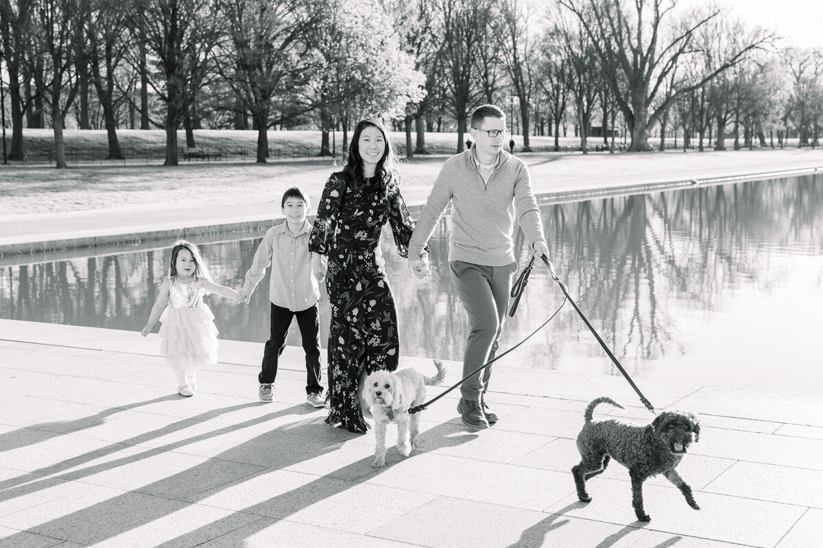 family-photography-lincoln-memorial-reflecting-pool-7