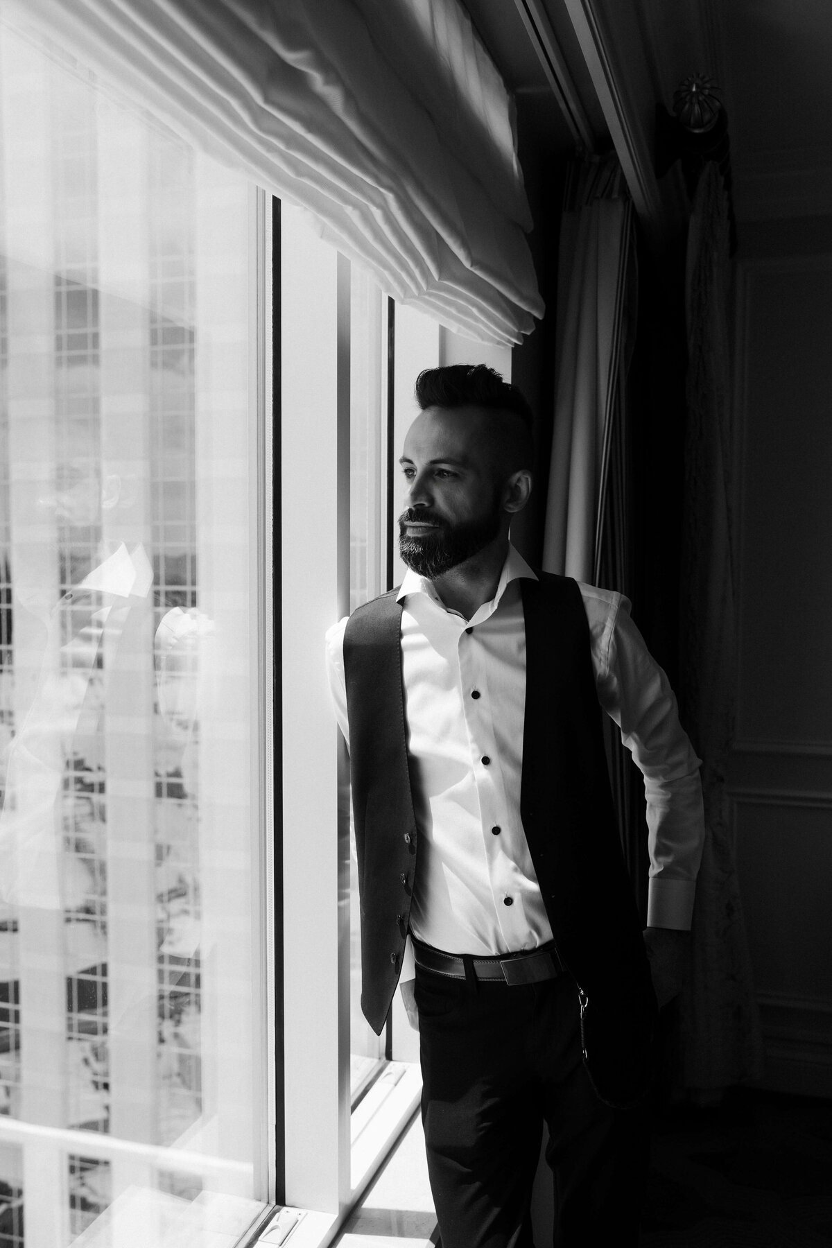 8_riskyexposure_sasha-andy_las-vegas-elopement-photography