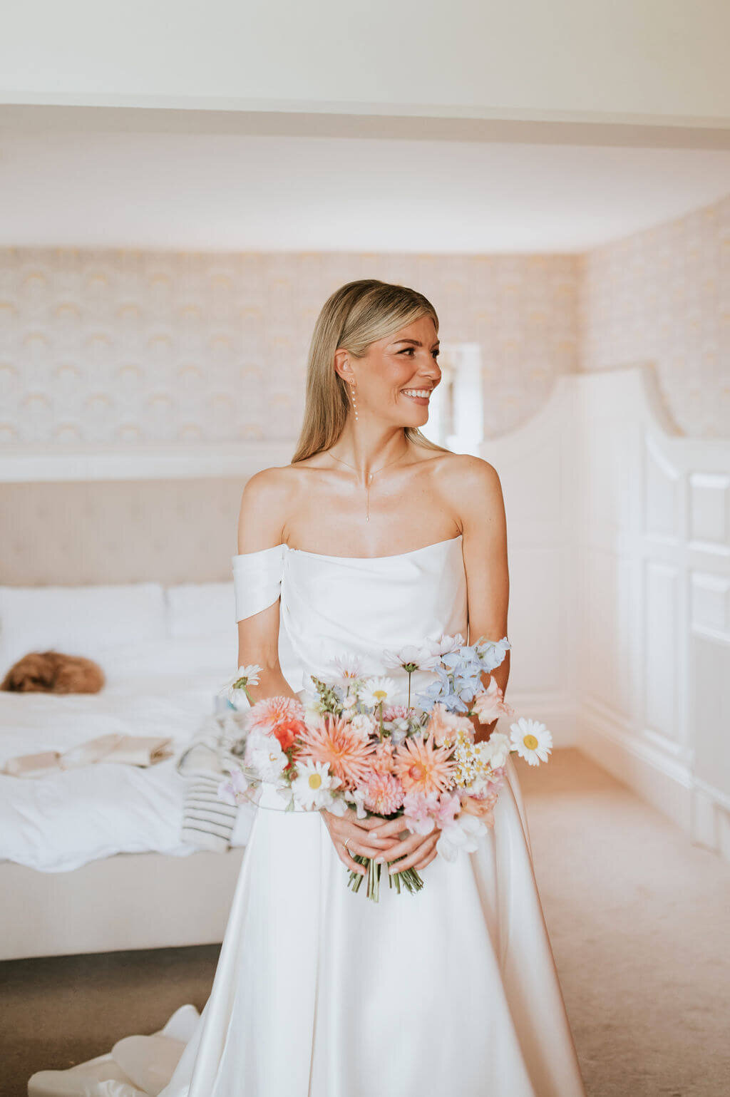 Issy-and-Bella-Floral-Design-Wedding-Florist-Herefordshire-Broadfield-Court-j&N20