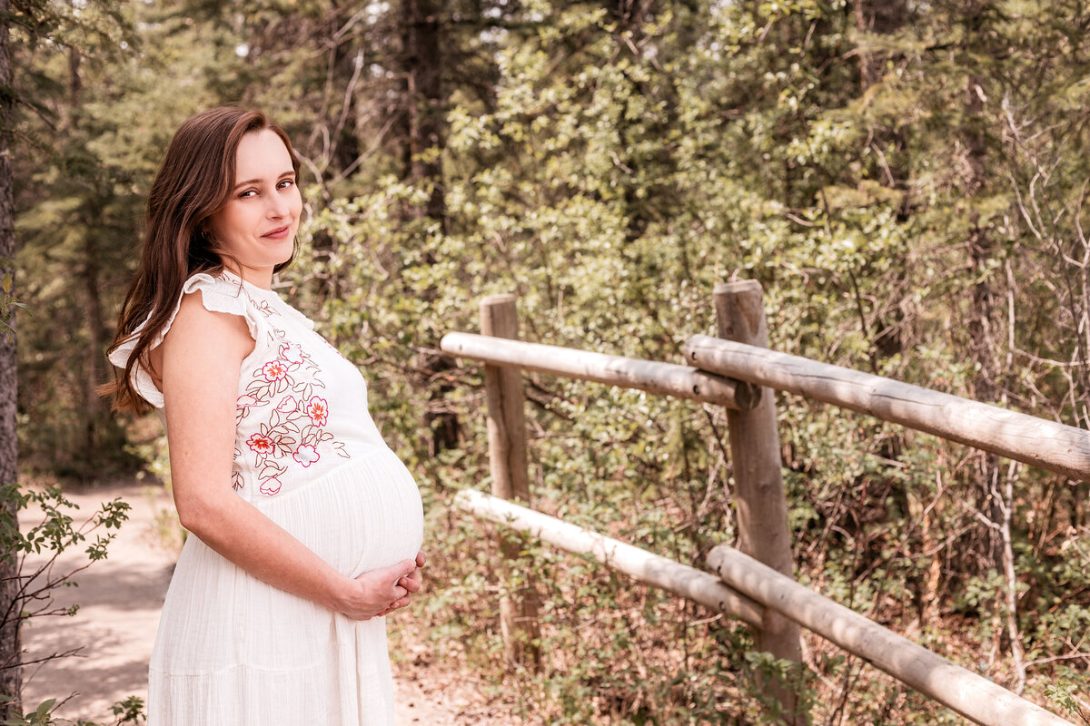 maternity-portrait-holding-belly