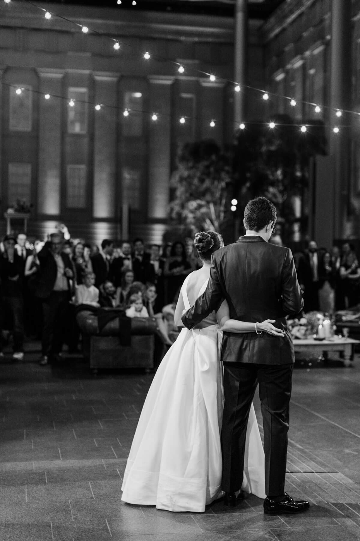 agriffin-events-dc-portrait-gallery-kogod-courtyard-fall-wedding-lauren-louise-46