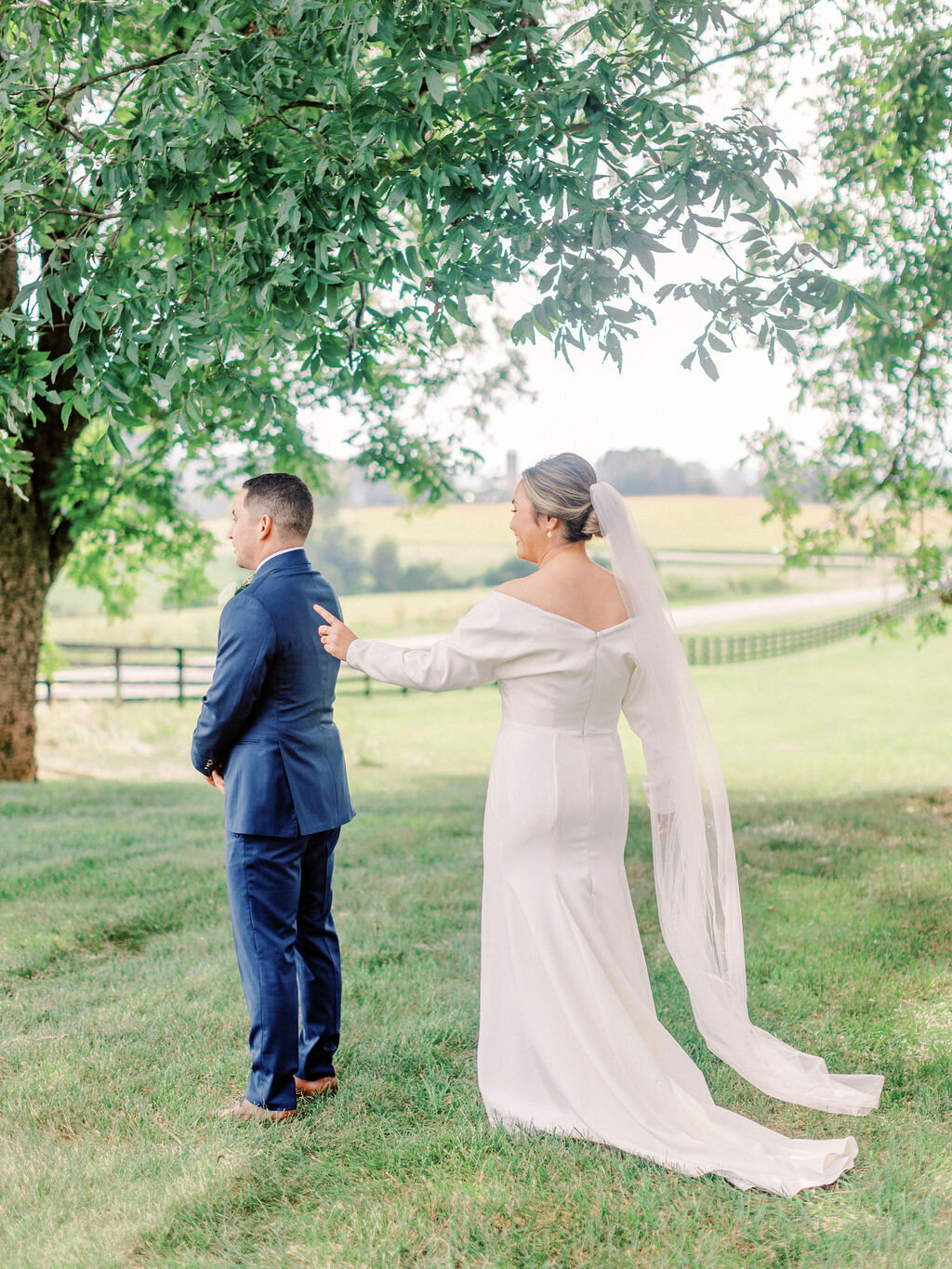 Leslie&Ricardo_EarlyMountainVineyardWedding_SneakPeek-32