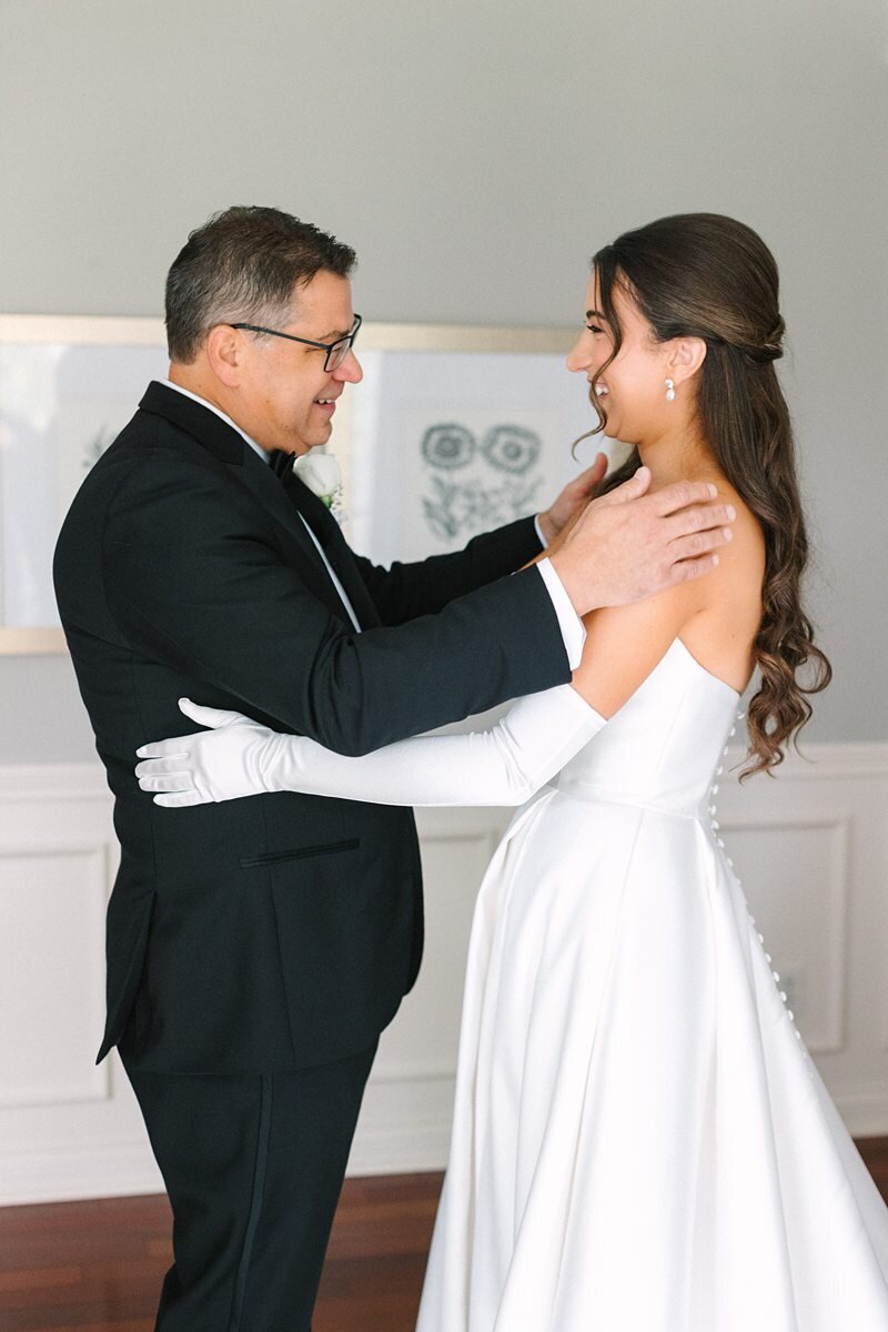 dad-sees-bride-first-time-evansville-wedding09
