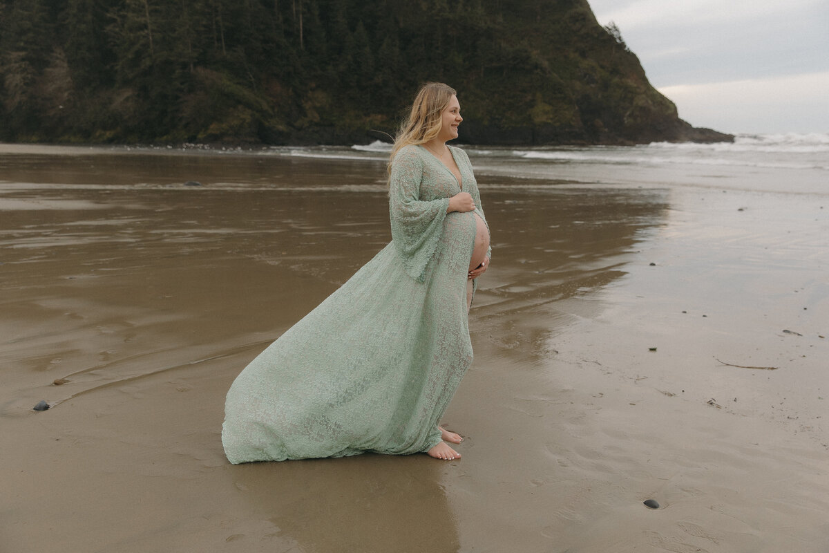 reneewalkerphotography_Oregon_Coast_maternity-84