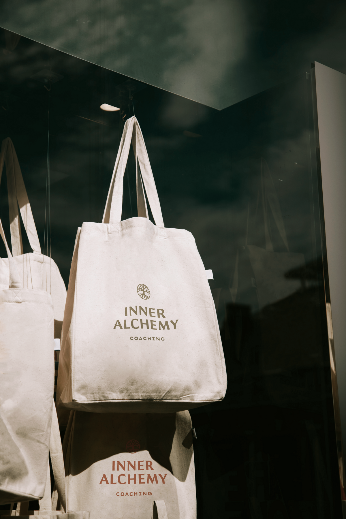 Totebag mockup 2-min