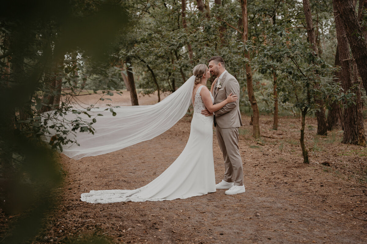 Momentjes&Zo-Trouwen-bruiloft-fotograaf-Diessen_38