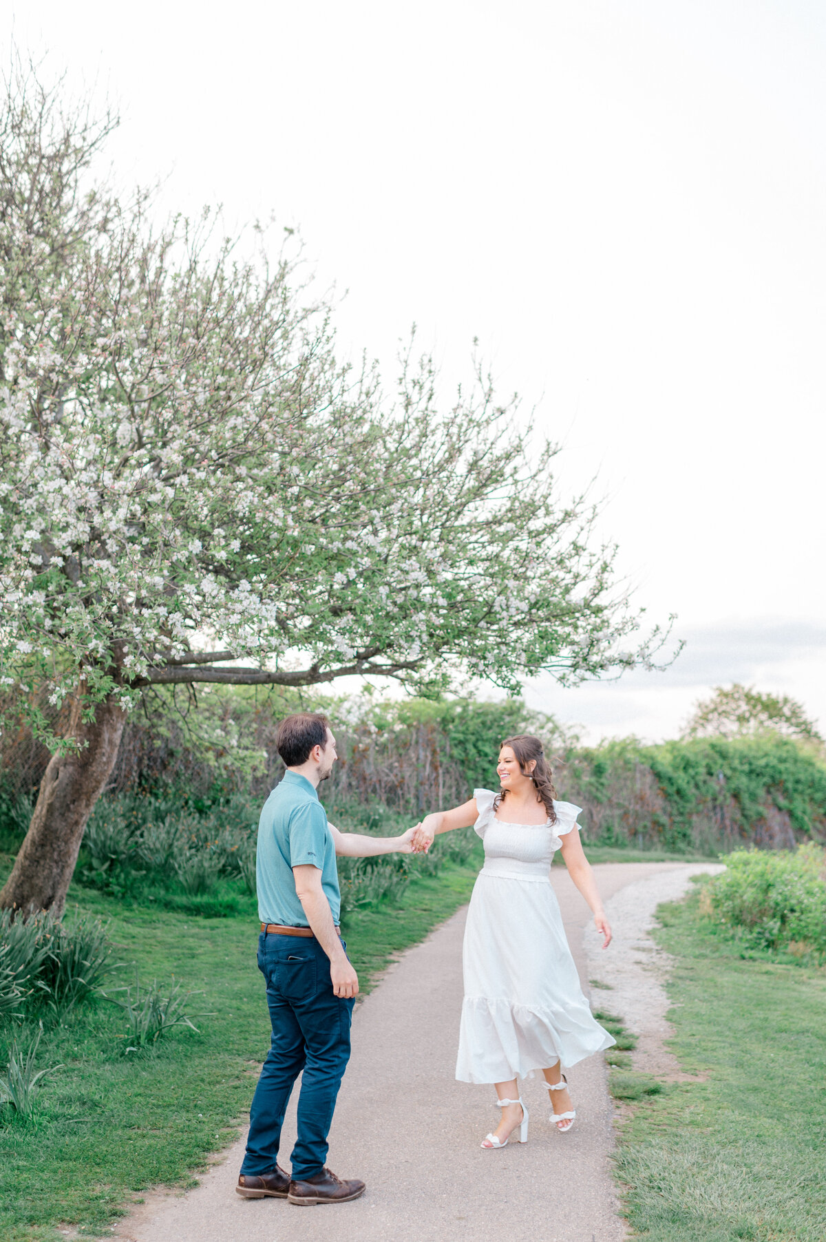 Castle-Hill-Inn-Newport-Engagement-Session-27