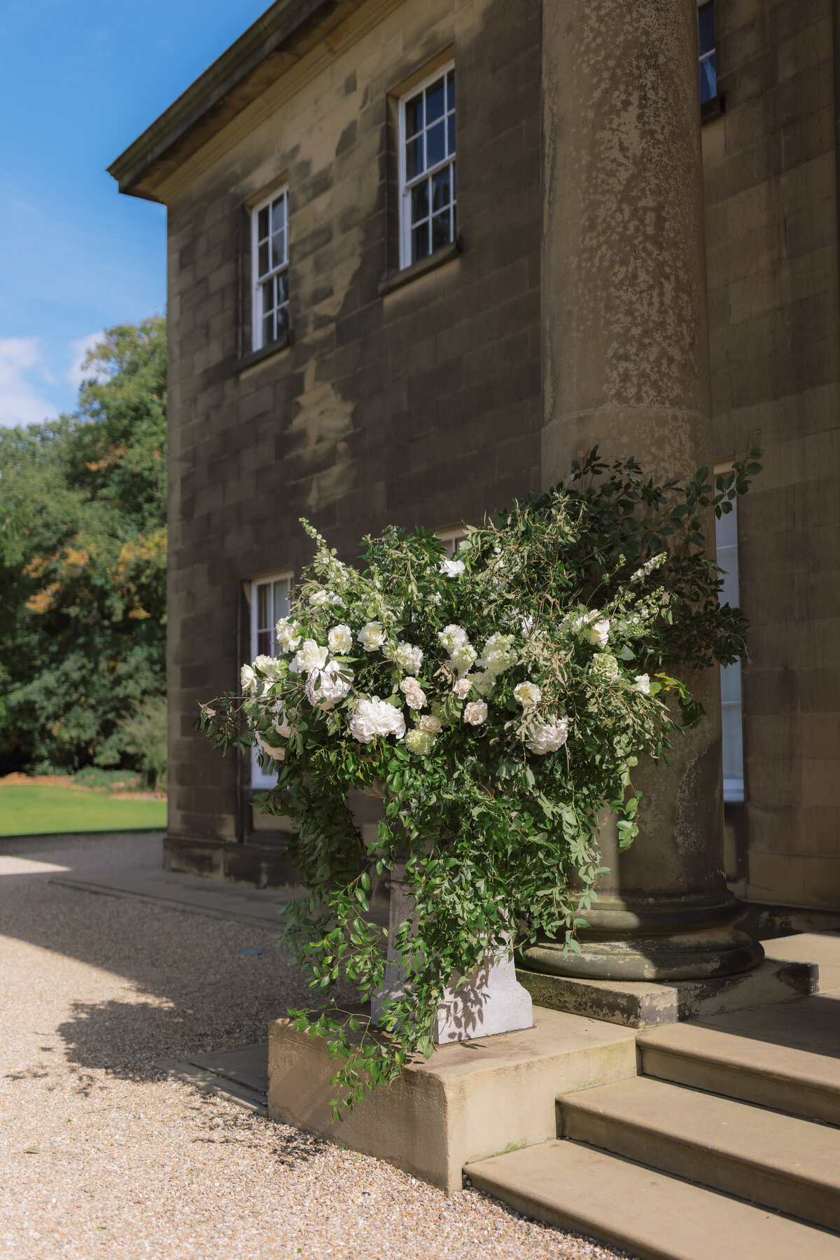 The Cotswolds luxury wedding florist