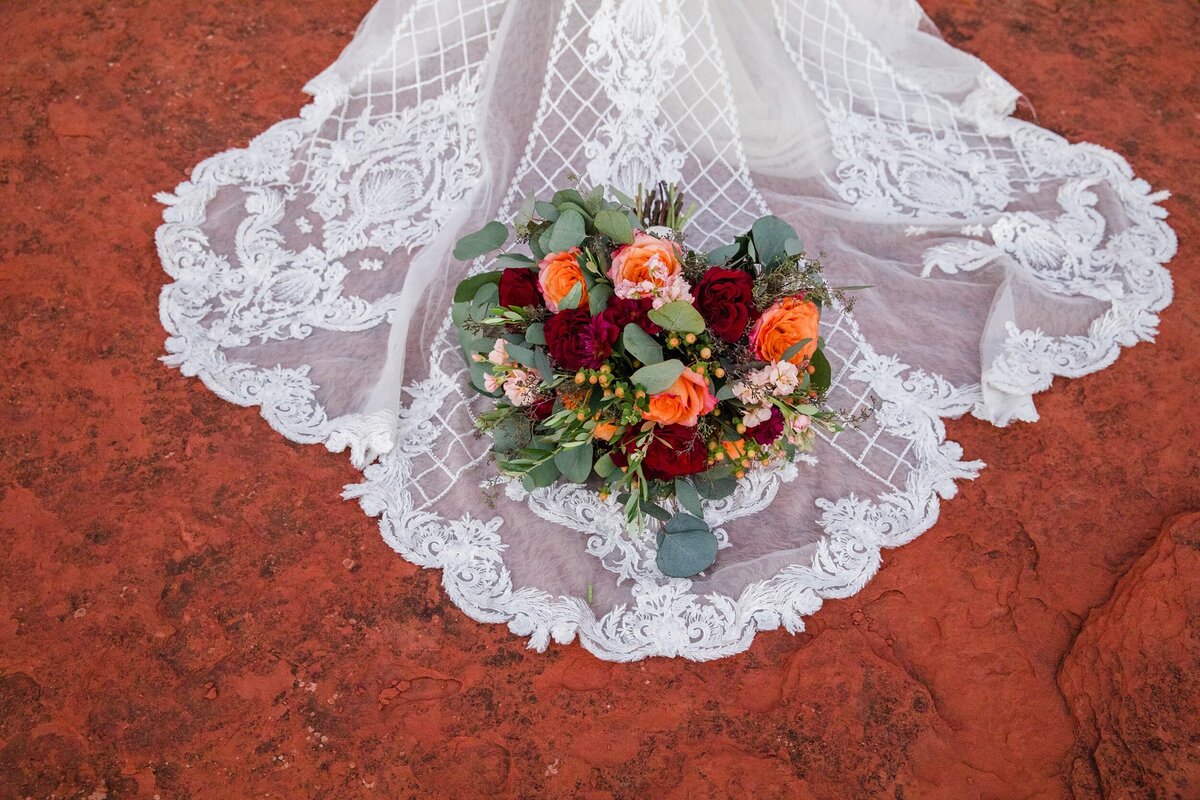 Merry_Go_Round_Rock_Sedona_AZ_Danielle_Holman_Wedding_Photography__0009