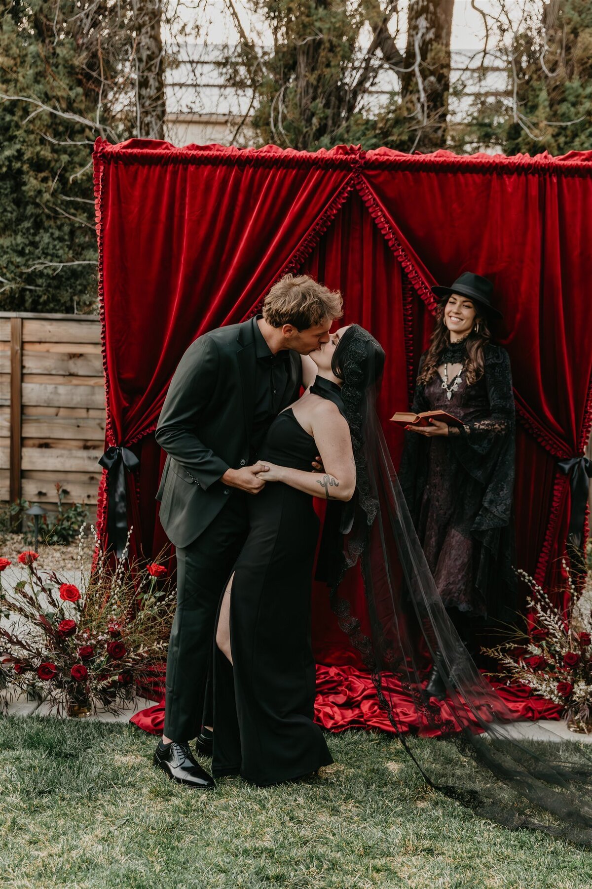 national-exchange-hotel-goth-dark-romance-vampire-wedding-035