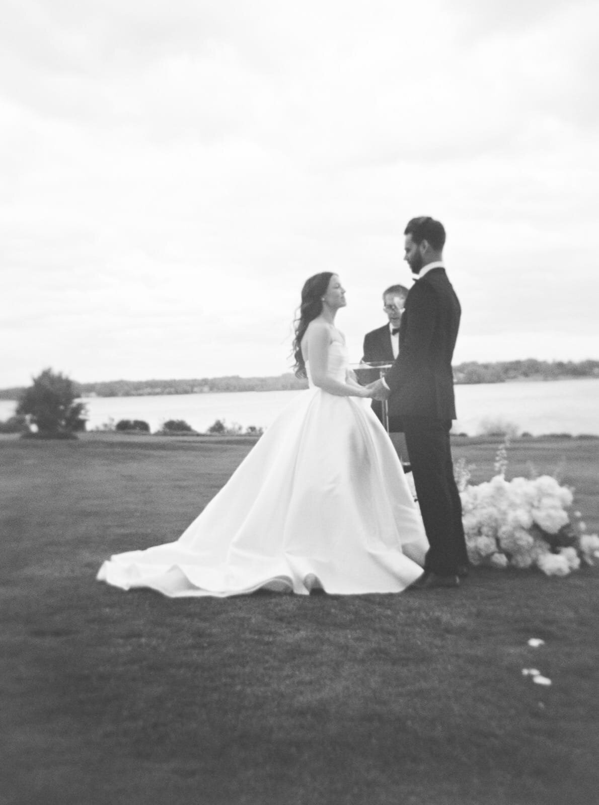 2025_05_17 Jenna + Gray Lake Club Wedding-web-00076