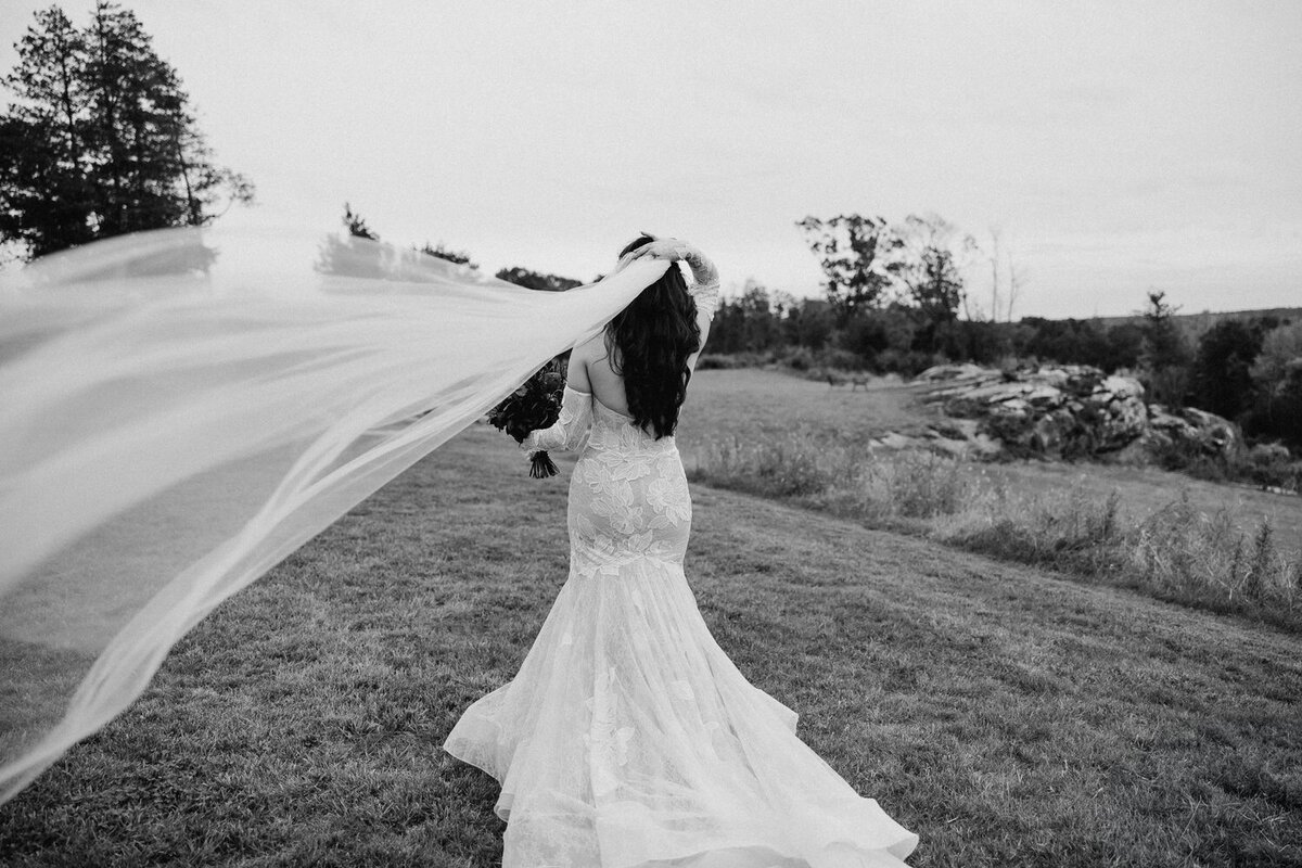new-england-wedding-photographerluna-munn-photography-fall-wedding-new-england-nicole-kia0923-Edit