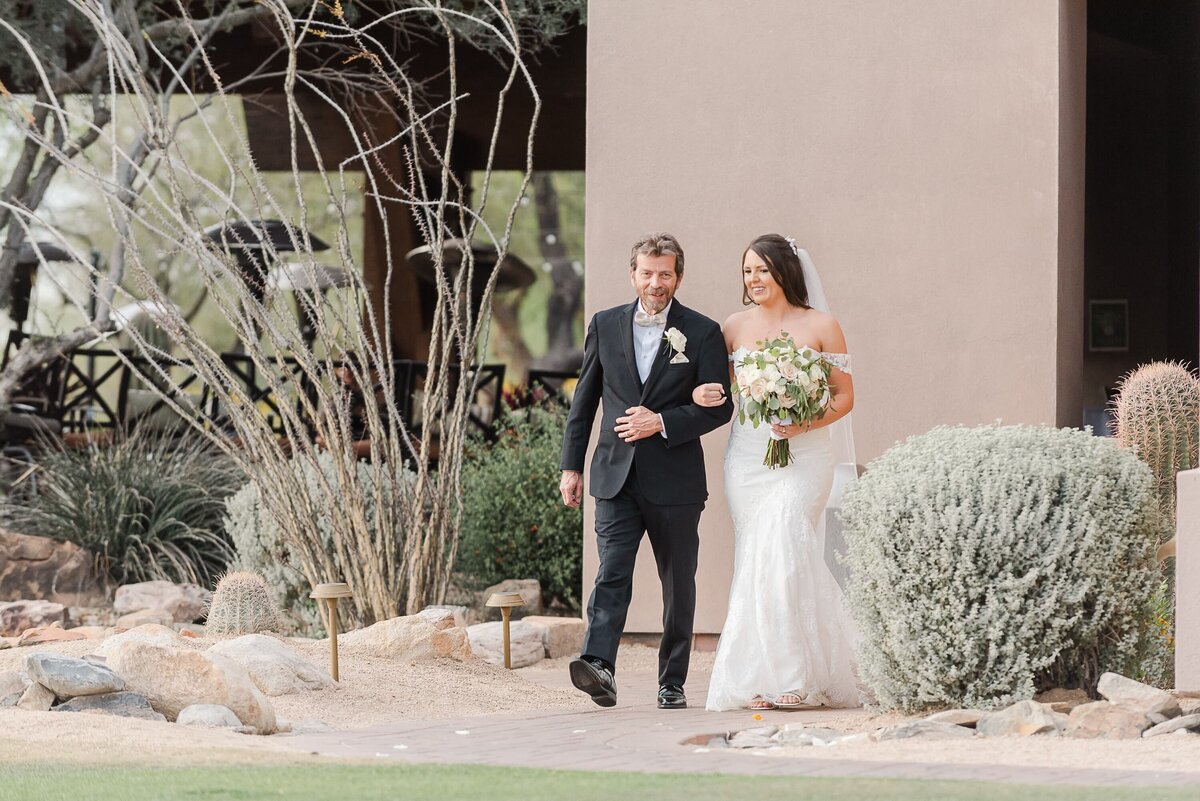 Scottsdale-Wedding-Photographer-McDowell-Mountain-Golf-Club-Bride-1486