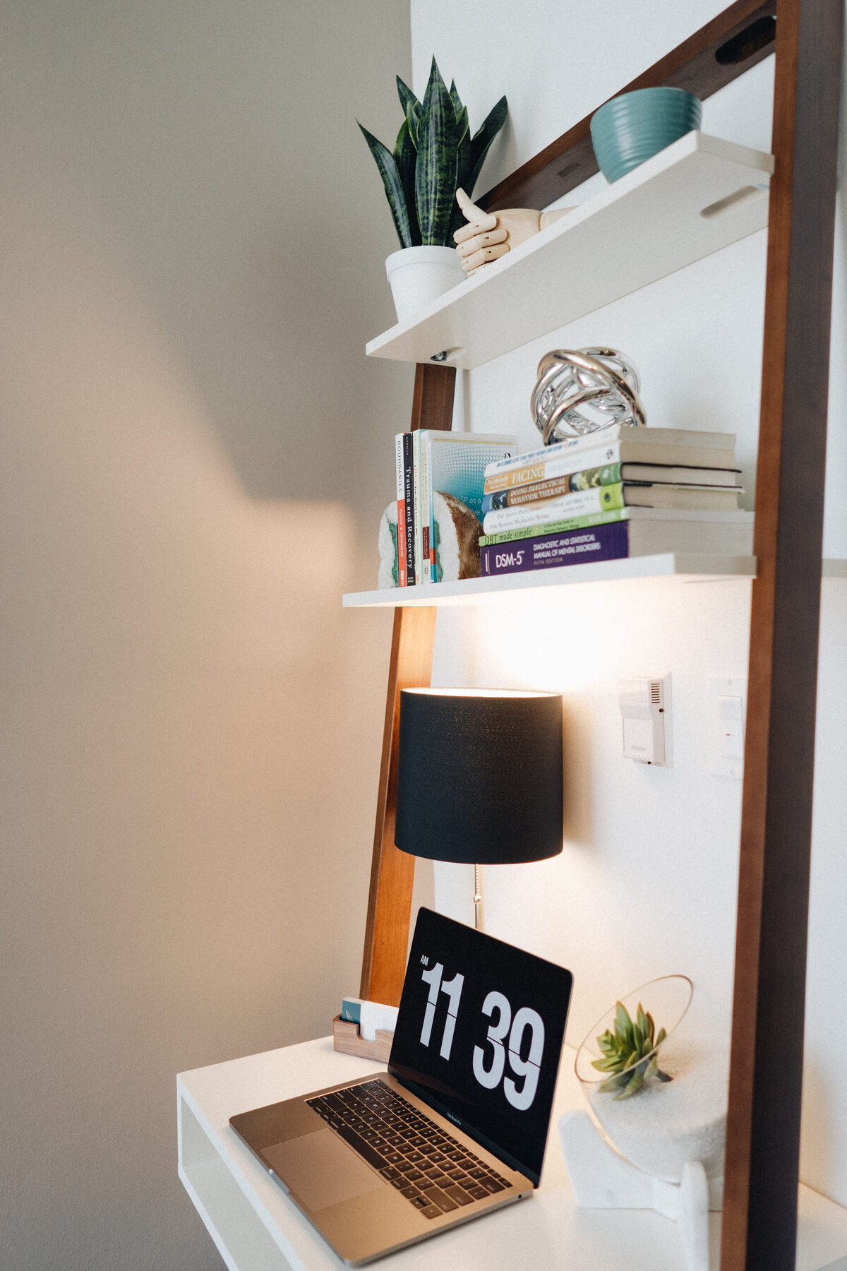 rebekah-nicole-interiors-design-counseling-office-vertical-desk