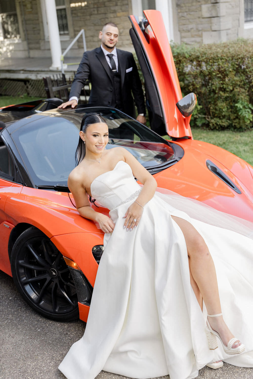 Super car bride and groom portraits | Montreal high end wedding | Montreal elegant wedding photographer