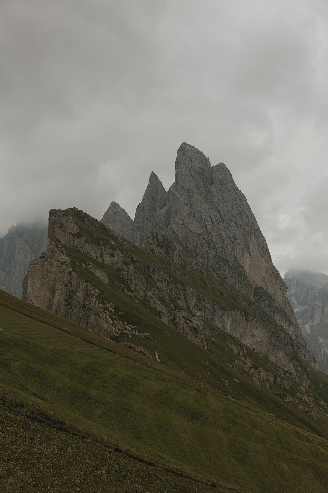 destination-wedding-elopement-photographer-italy-dolomites-seceda-documentary-tanya-davids-photo-film-162
