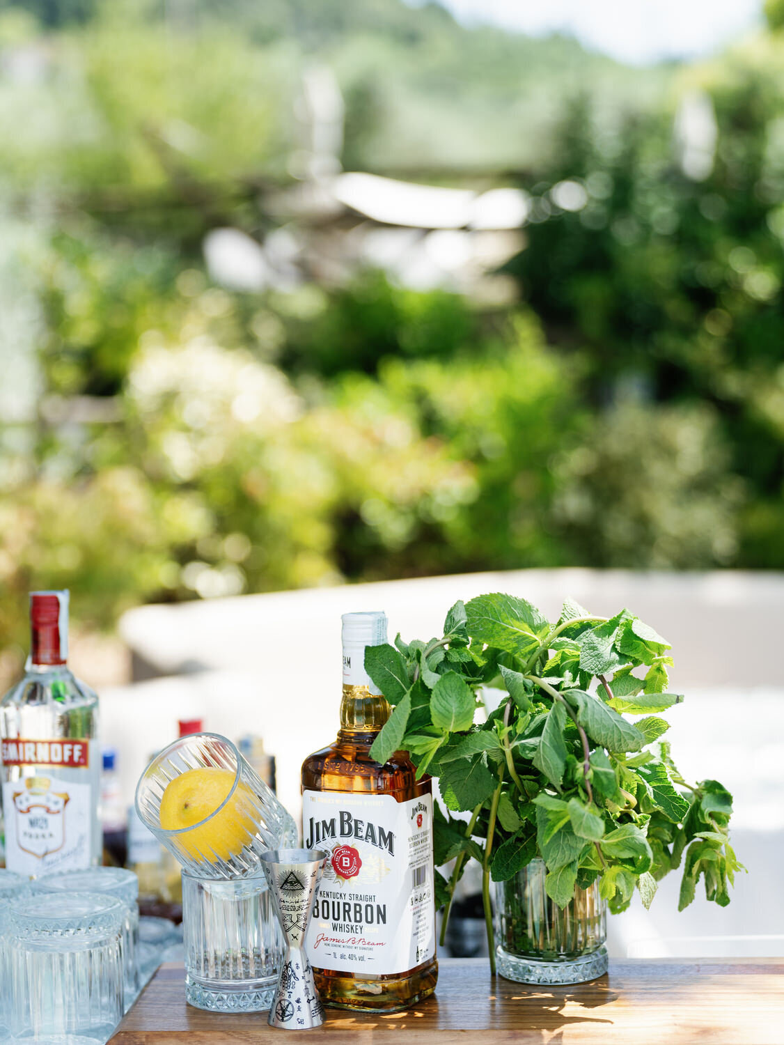 21-Poolside-Cocktails-in-Tuscany