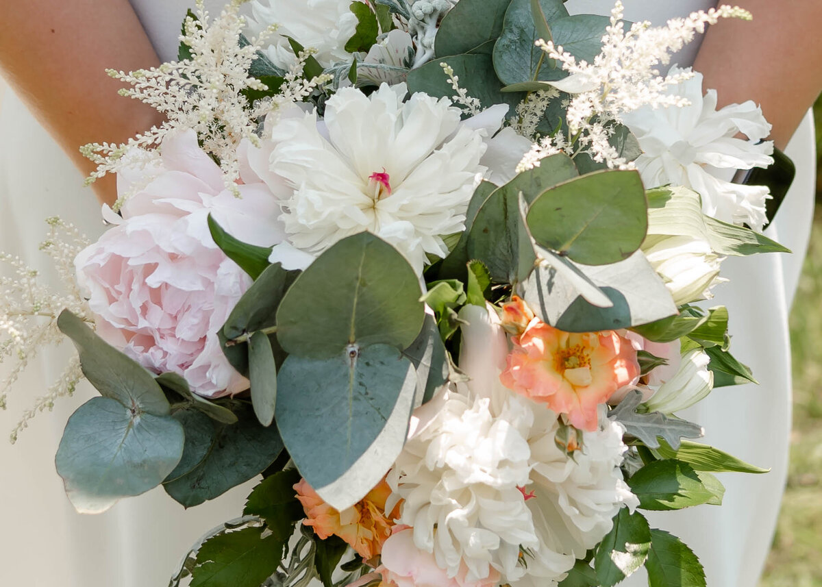 White bouquet