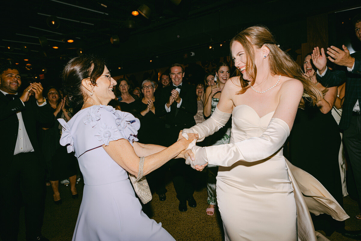 toronto-wedding-photographer-drake-hotel-wedding-077