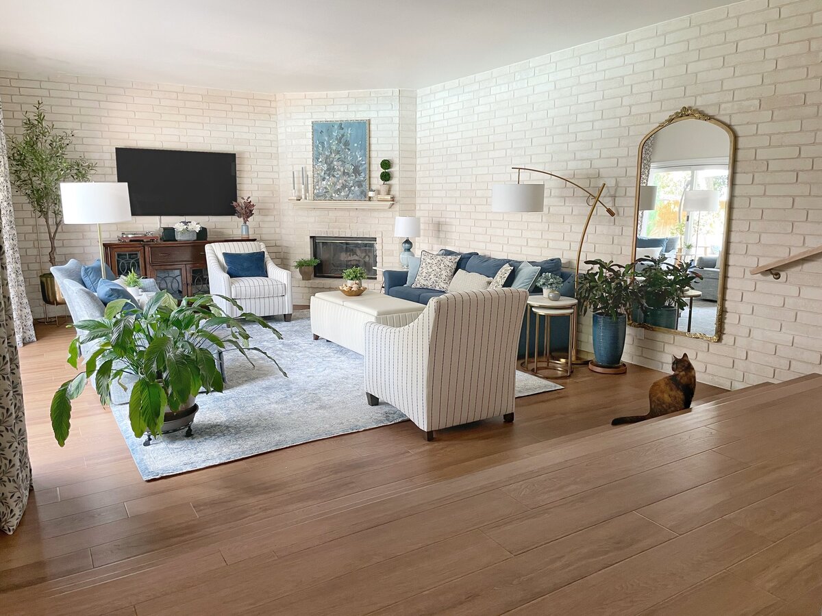 dusti j design blue and white living room