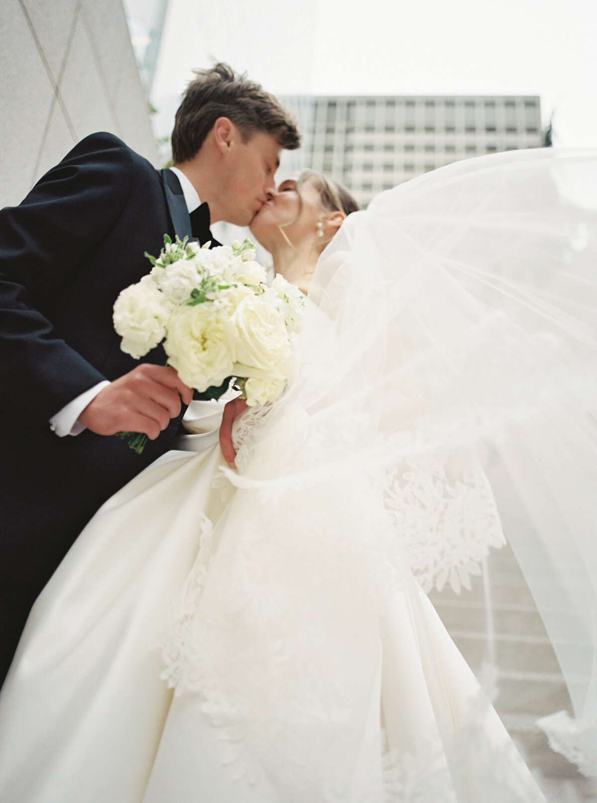 best-seattle-wedding-photographers-the-tenneys-at-washington-athletic-club-23
