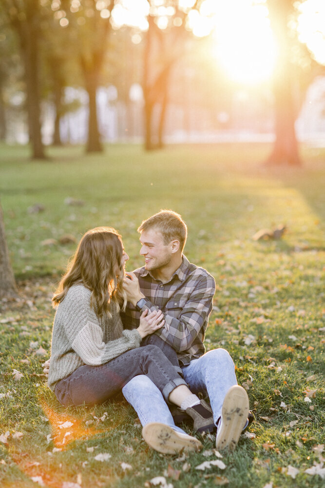 island-park-fargo-engagement-photos7