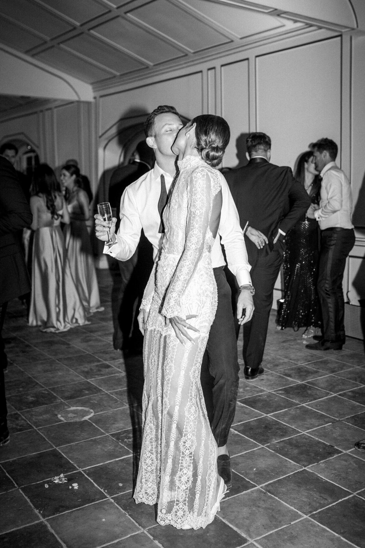 Maïlys Fortune Photography Husband Wife Wedding Weddings Photography France Switzerland Italy Timeless Dreamy Imagery Bilingual French English Destination Weddings Destination Wedding Provence French Riviera Paris Lake Como Tuscany155
