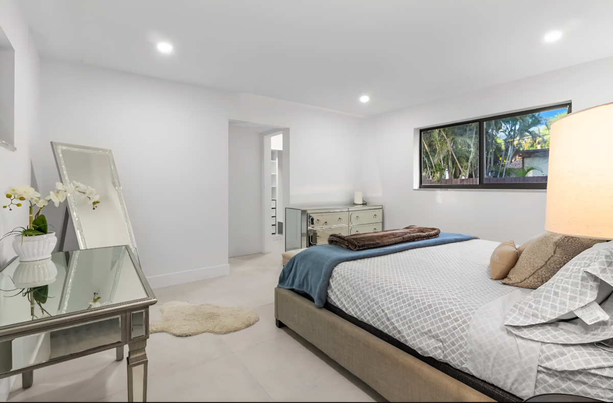 Bedroom 1 (3)