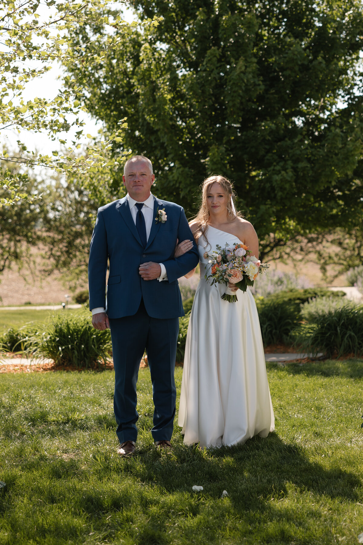 Sydney and Brant's Rustic Midwest Wedding Photography-378