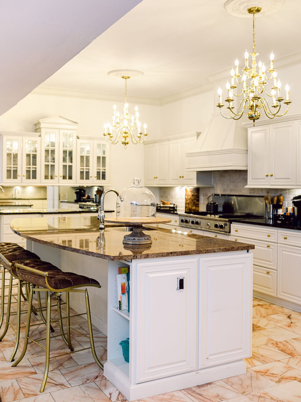 Kitchen Island Lewcy Manor