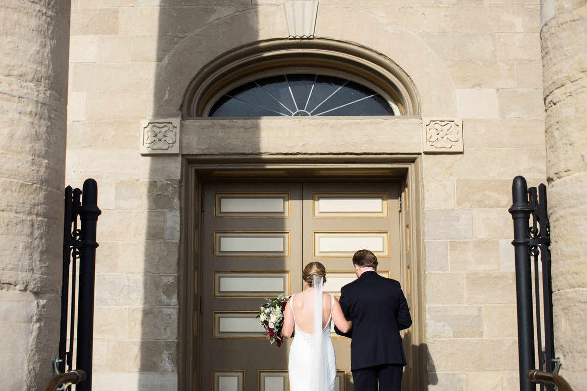 Saint Louis wedding photography L Photographie Old Cathedral Vue at 612 North fall wedding 30