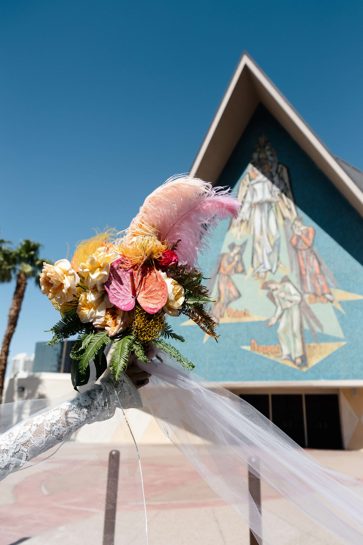 94_riskyexposure_sasha-andy_las-vegas-elopement-photography