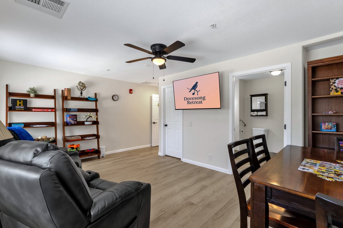 34-web-or-mls-17814-n-56th-st