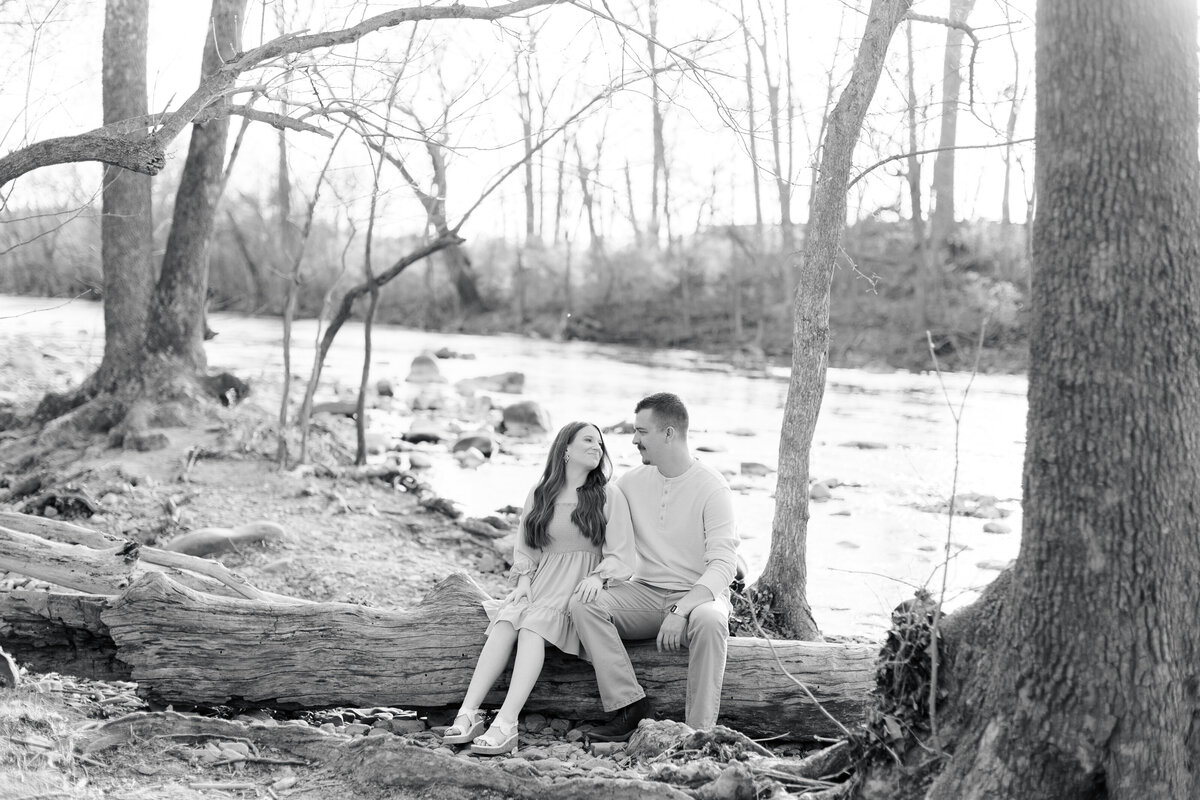 Colorful-Springtime-Greenhill-Park-Roanoke-Engagement-Session-Photography-S-42