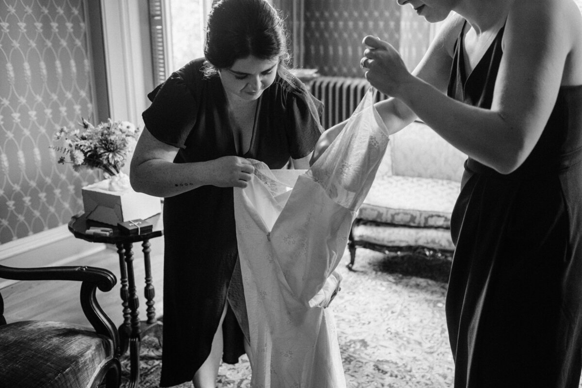 documentary photographer garden greenhouse wedding-21