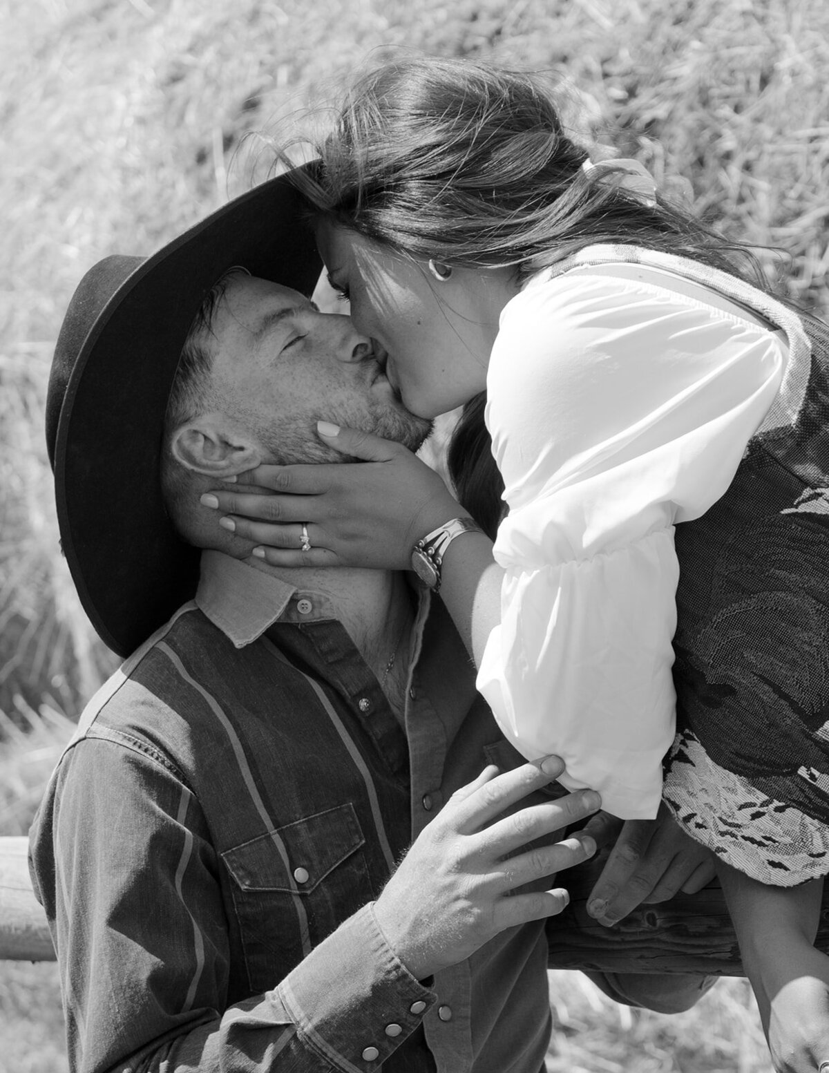 presley-gray-photo-haybale-forest-montana-elopement-7574-2