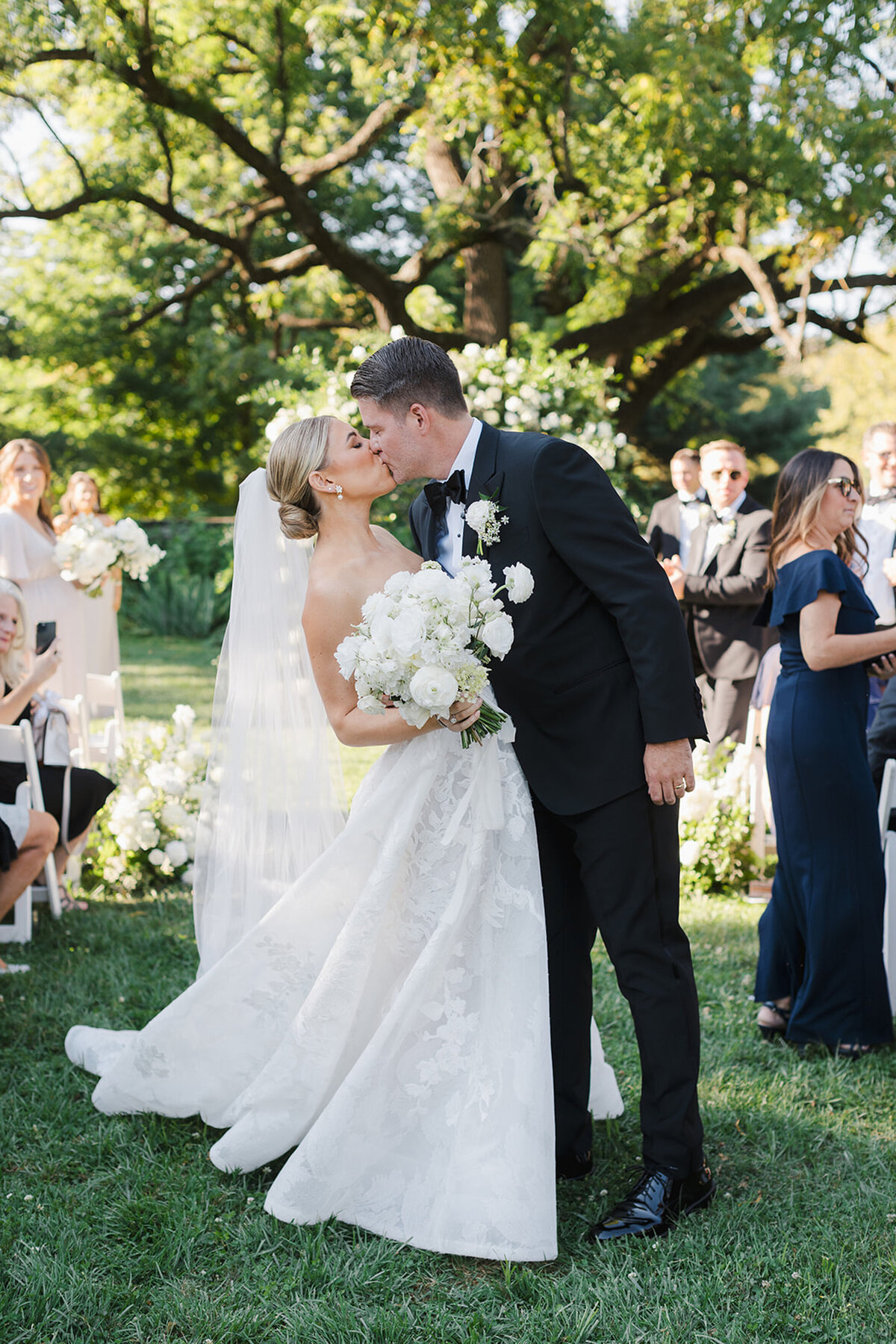 Grace-Brown-Photography-Bellevue-Hall-Tented-Wedding_054