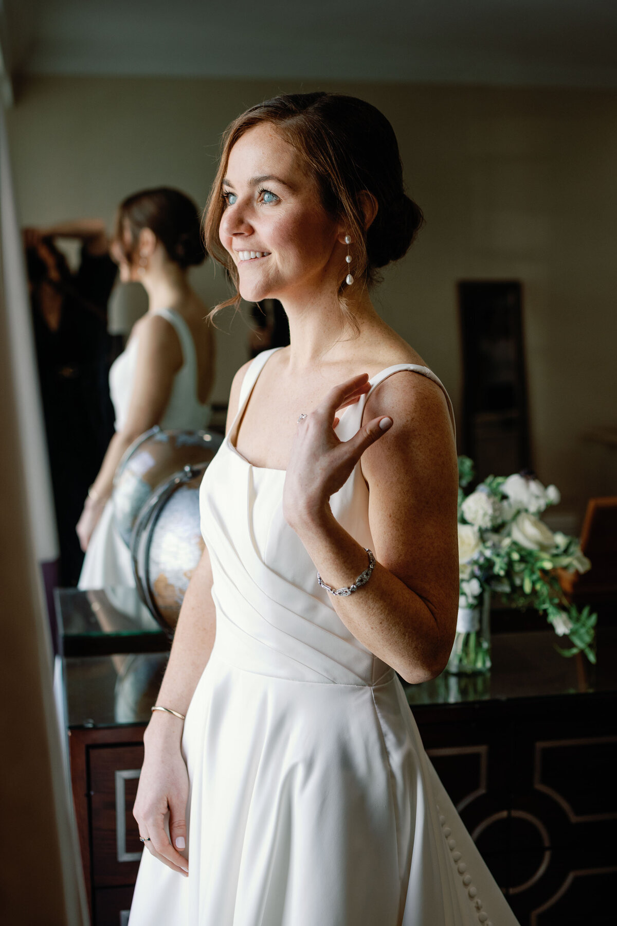 Bride gets ready for wedding at the mayflower hotel for washington dc wedding