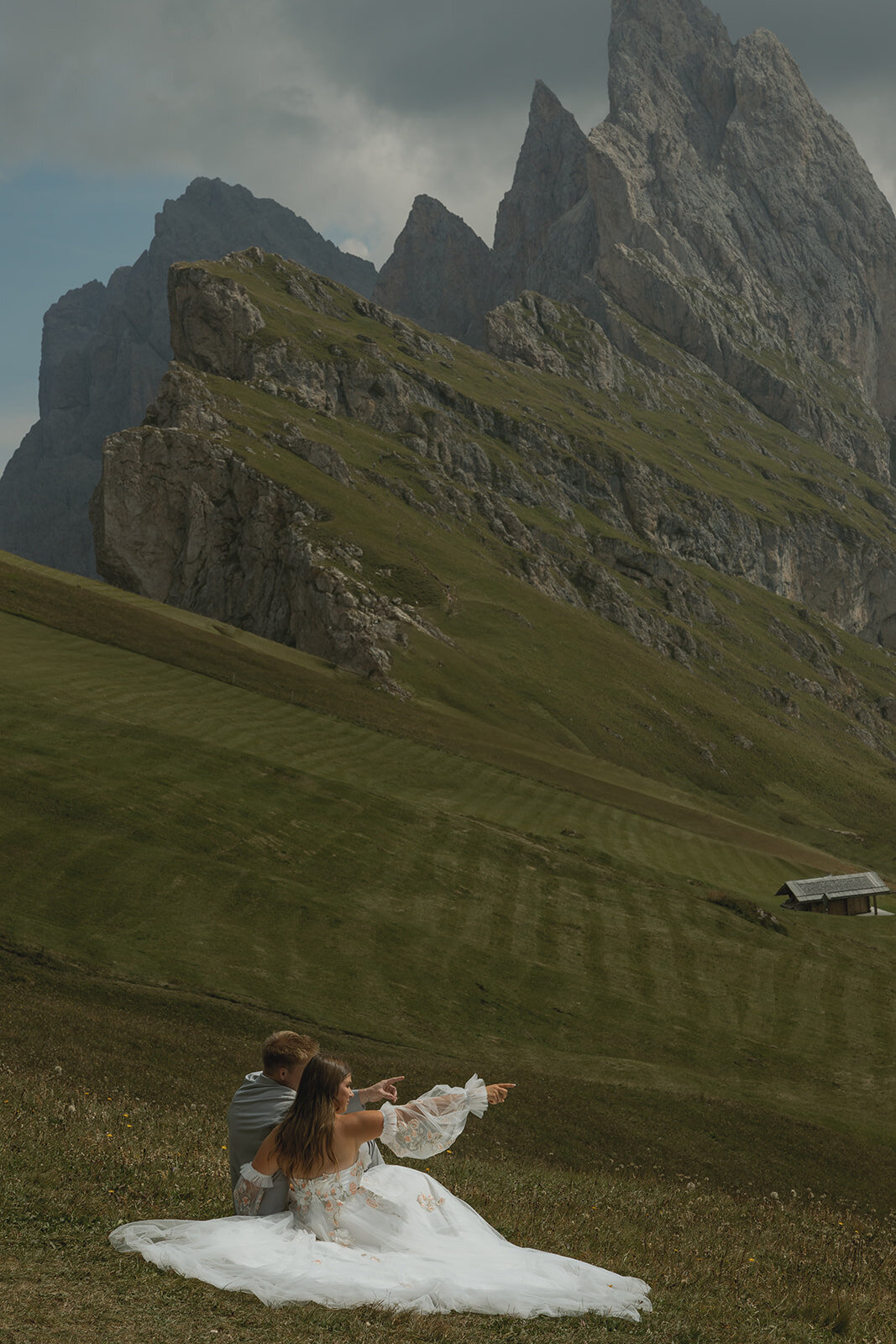 destination-wedding-elopement-photographer-italy-dolomites-seceda-documentary-tanya-davids-photo-film-56