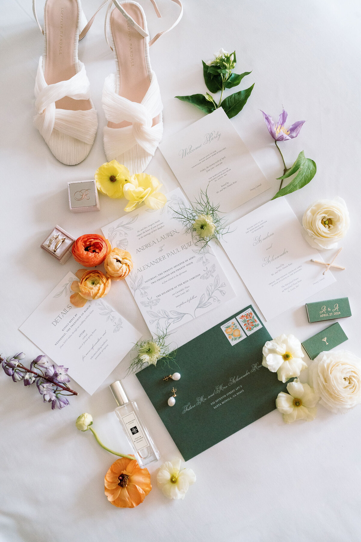 1-wedding-invitation-with-flowers