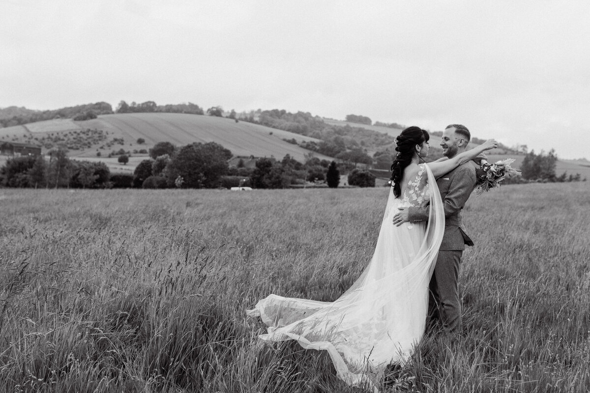 0164 country weddings at Upwaltham Barns in West Sussex