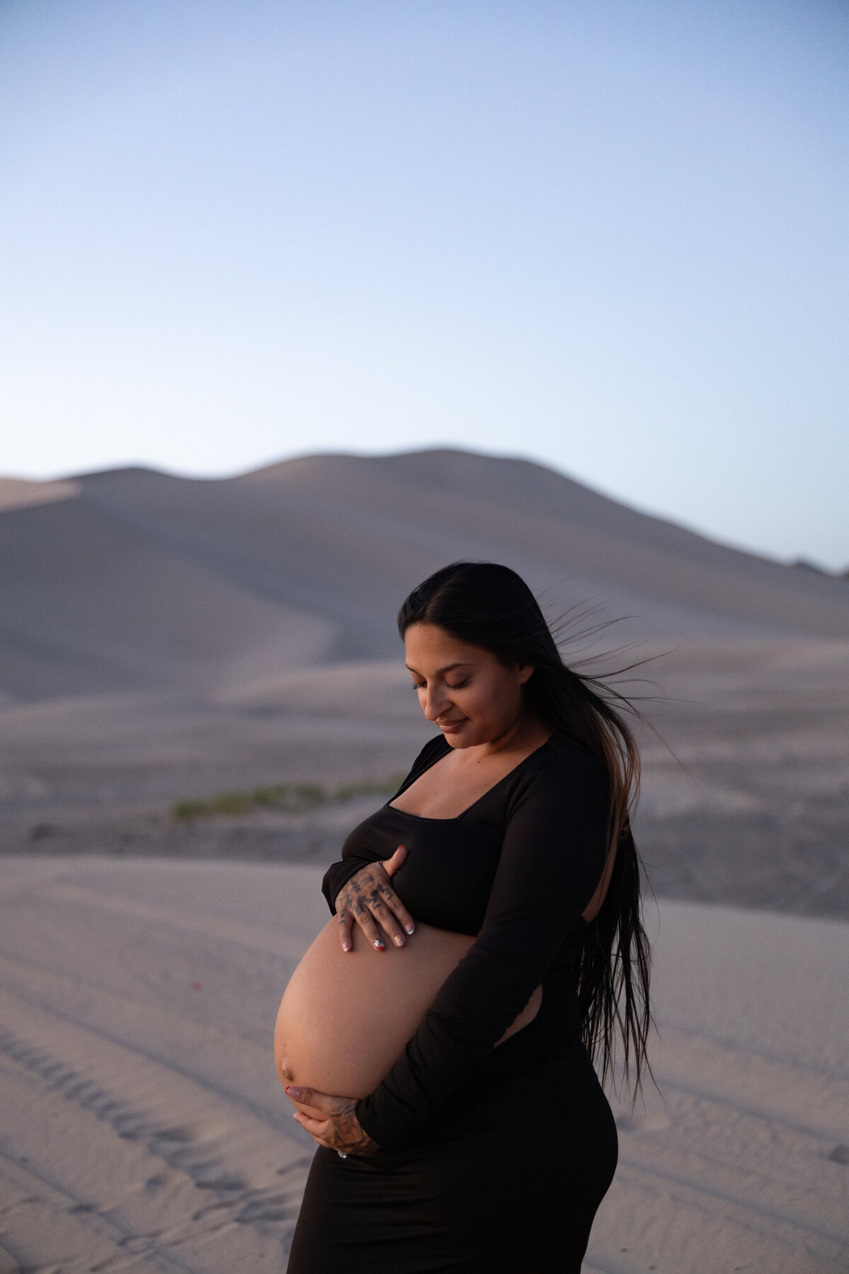 AlyssiaMaternitySandMountain6-25-25-291