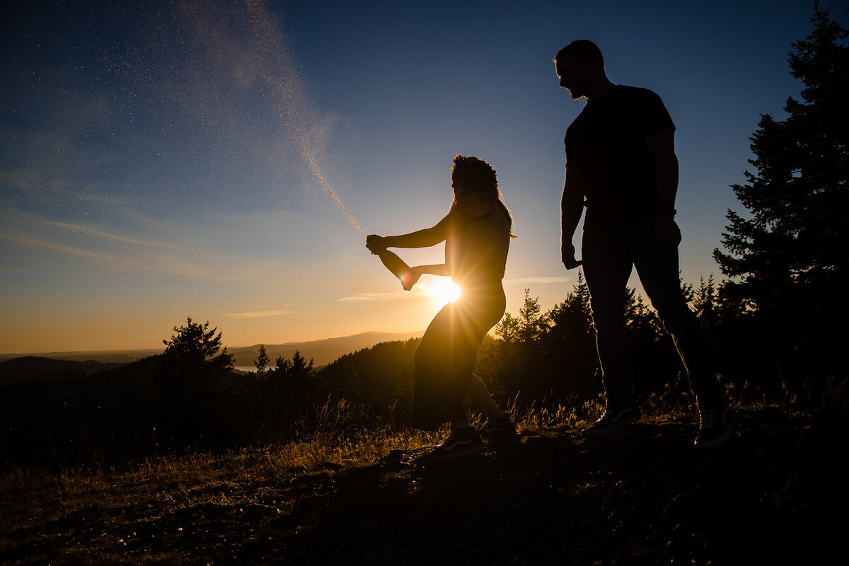 wedding-elopement-sunset-champagne-bride-groom-coeur-dalene