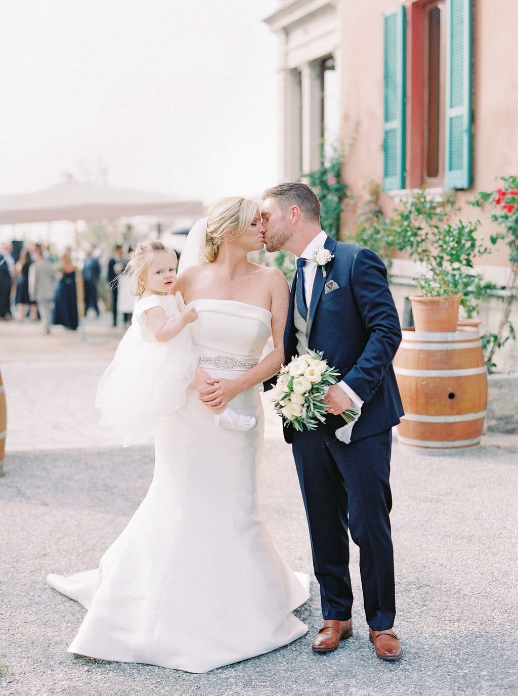 best-italy-wedding-photographer-soft-airy-lake-como-garda-mike-hannah-previews-9